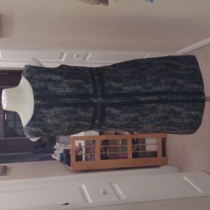 Suzi Chin for Maggy Boutique sleeveless navy and gold lined dress size 6